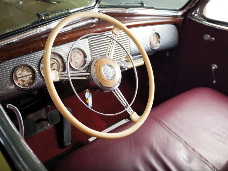  Buick Limited Fastback Convertible Phaeton 1940 года  (фото 7 из 10)